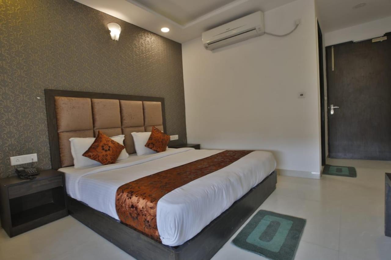 Hotel Aashiyana Inn New Delhi Extérieur photo