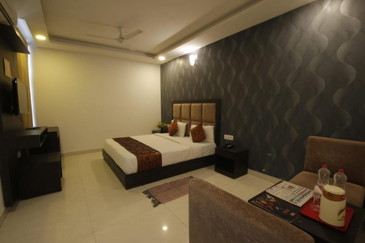 Hotel Aashiyana Inn New Delhi Extérieur photo